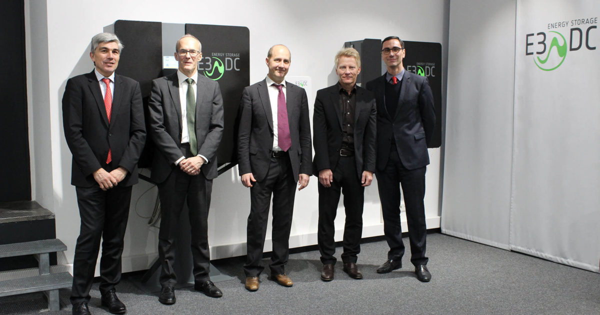 From left to right: François Lhomme, Senior Vice President Operations & Engineering Hager Group; Jean Lasserre, Corporate Advanced Engineering & Innovation Director Hager Group; Daniel Hager, Managing Director Hager Group; Dr. Andreas Piepenbrink, CEO E3/DC GmbH; Franck Houdebert, Chief Group Human Resources Officer Hager Group.