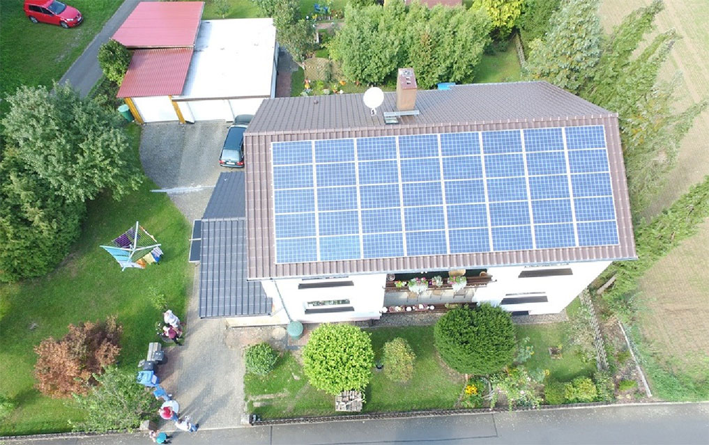 Zweifamilienhaus mit erneuerbaren Energien